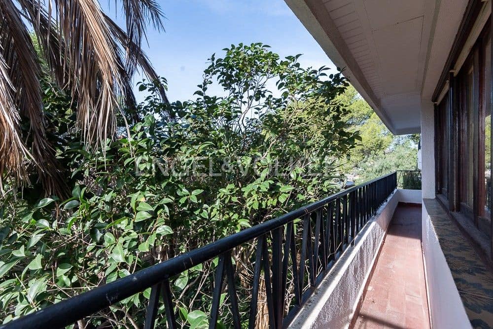 5 bedroom Villa for sale in Gilet with pool garage - € 720,000 (Ref: 9080428)