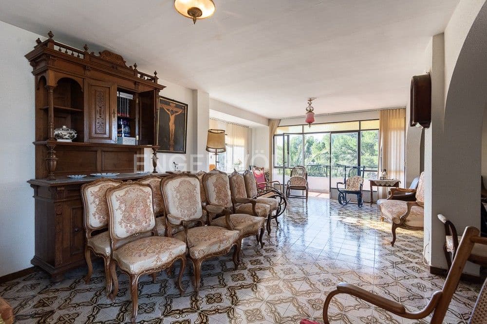 5 bedroom Villa for sale in Gilet with pool garage - € 720,000 (Ref: 9080428)