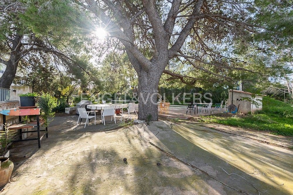 5 bedroom Villa for sale in Gilet with pool garage - € 720,000 (Ref: 9080428)