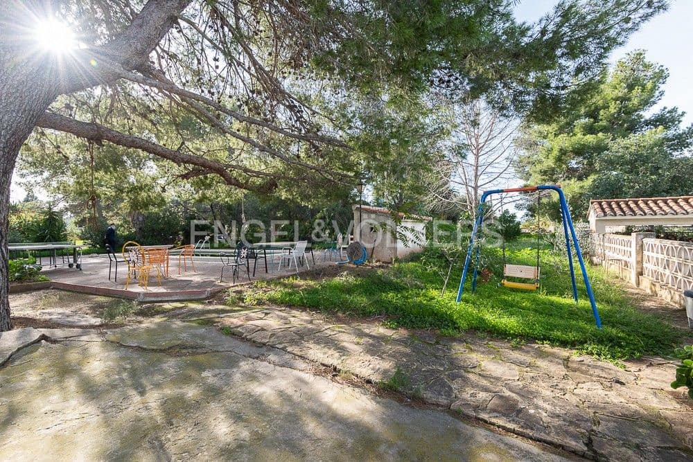 5 bedroom Villa for sale in Gilet with pool garage - € 720,000 (Ref: 9080428)