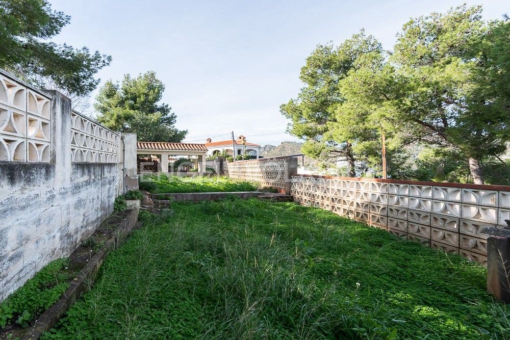 5 bedroom Villa for sale in Gilet with pool garage - € 720,000 (Ref: 9080428)