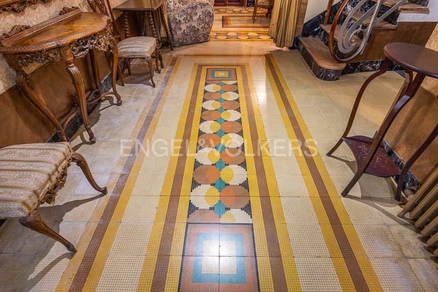 6 bedroom Townhouse for sale in Vila-real with garage - € 375,000 (Ref: 9080429)