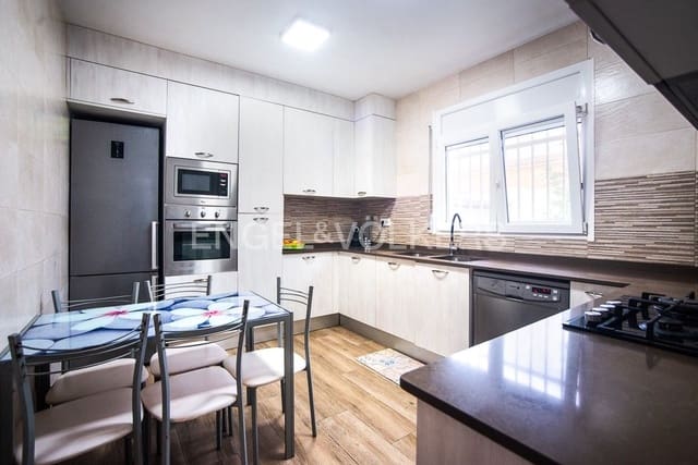 4 bedroom Villa for sale in Vinaròs with garage - € 398,000 (Ref: 9080430)