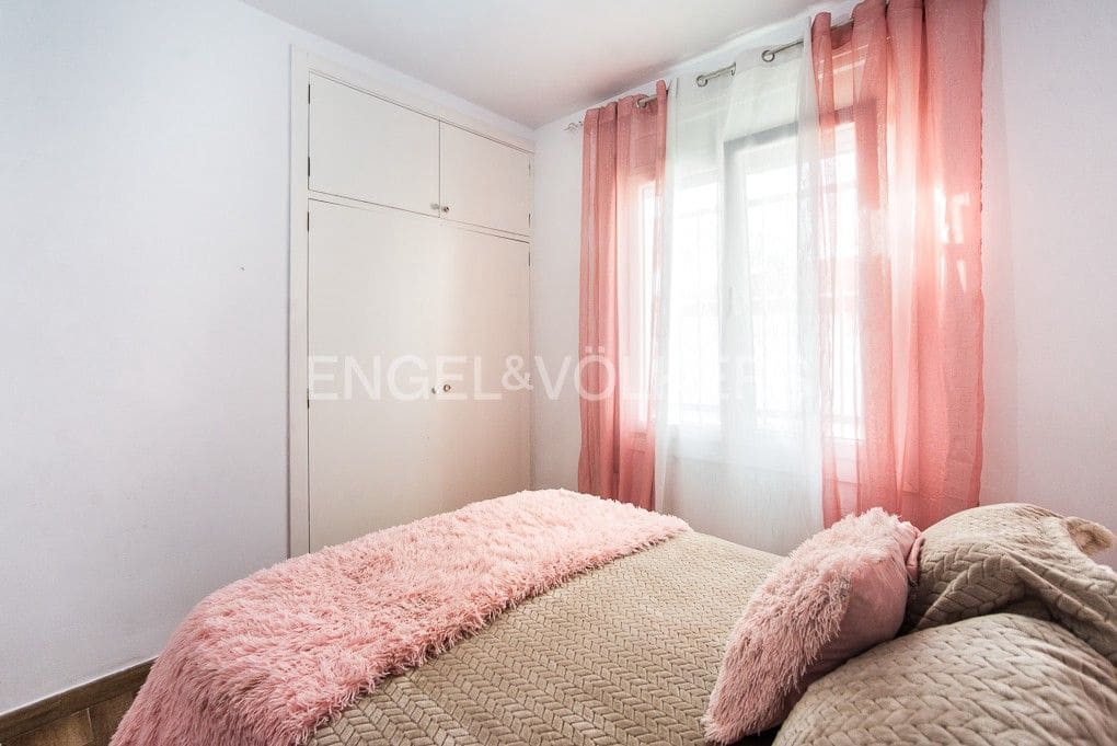 4 bedroom Villa for sale in Vinaros with garage - € 398,000 (Ref: 9080430)