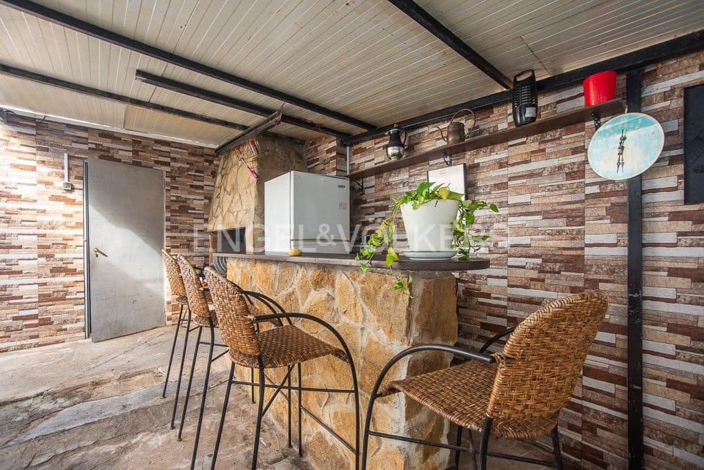 4 bedroom Villa for sale in Vinaros with garage - € 398,000 (Ref: 9080430)