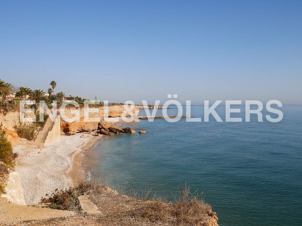 4 bedroom Villa for sale in Vinaros with garage - € 398,000 (Ref: 9080430)