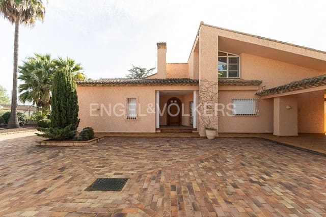 6 Zimmer Villa zu verkaufen in Ontinyent mit Pool Garage - 620.000 € (Ref: 9080436)