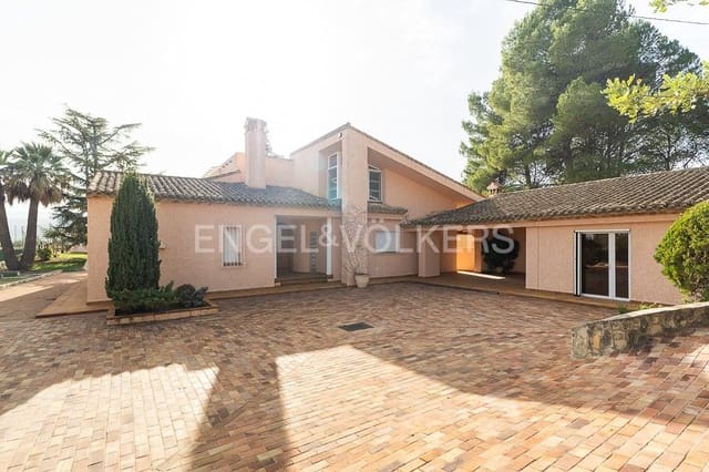 6 Zimmer Villa zu verkaufen in Ontinyent mit Pool Garage - 620.000 € (Ref: 9080436)