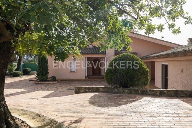 6 Zimmer Villa zu verkaufen in Ontinyent mit Pool Garage - 620.000 € (Ref: 9080436)