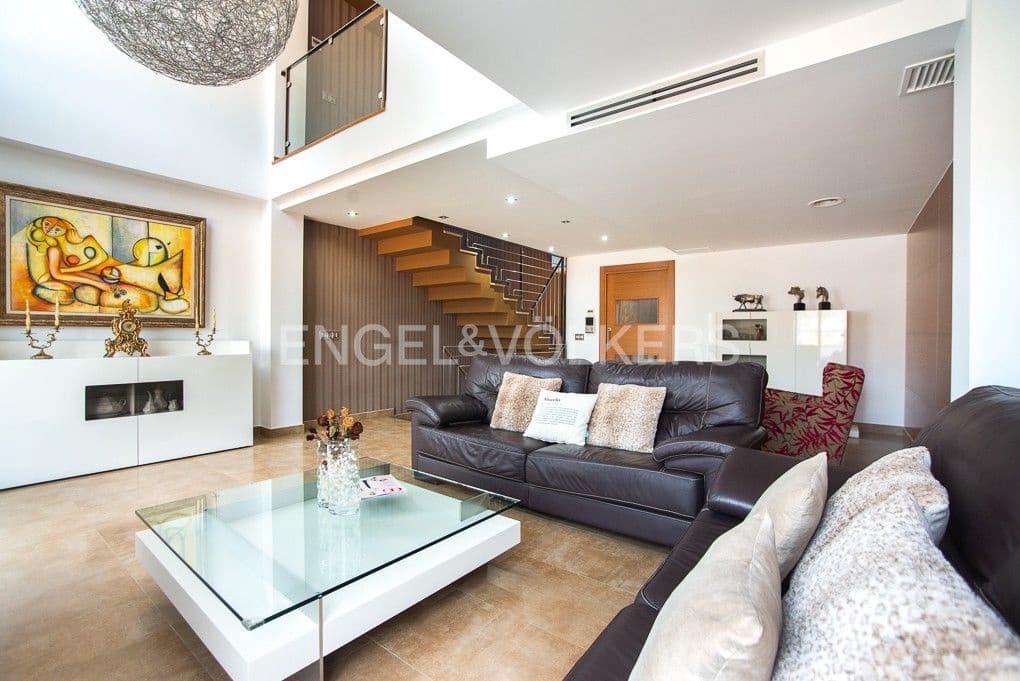 3 bedroom Townhouse for sale in La Vall d'Uixo with garage - € 400,000 (Ref: 9080437)
