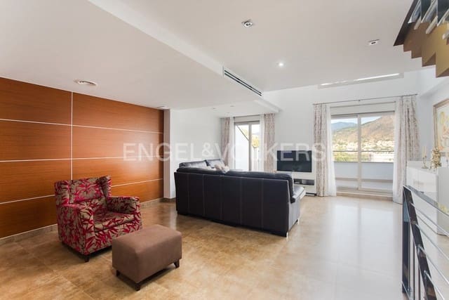 3 bedroom Townhouse for sale in La Vall d'Uixó with garage - € 400,000 (Ref: 9080437)