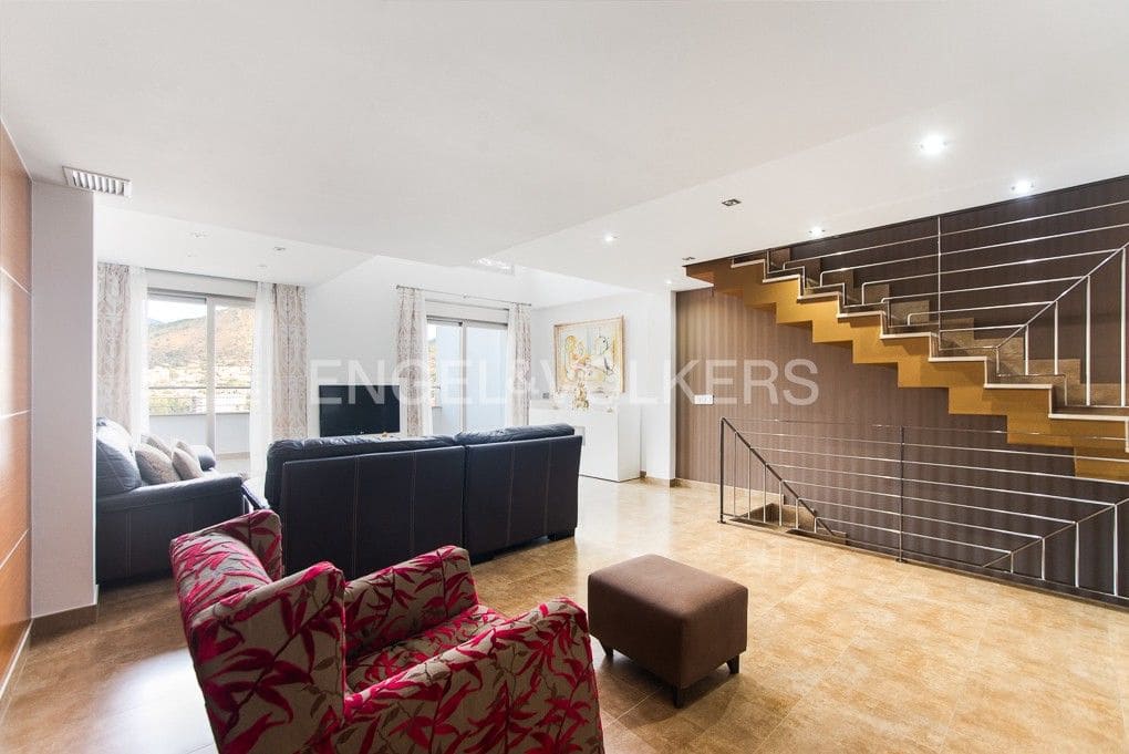 3 bedroom Townhouse for sale in La Vall d'Uixo with garage - € 400,000 (Ref: 9080437)