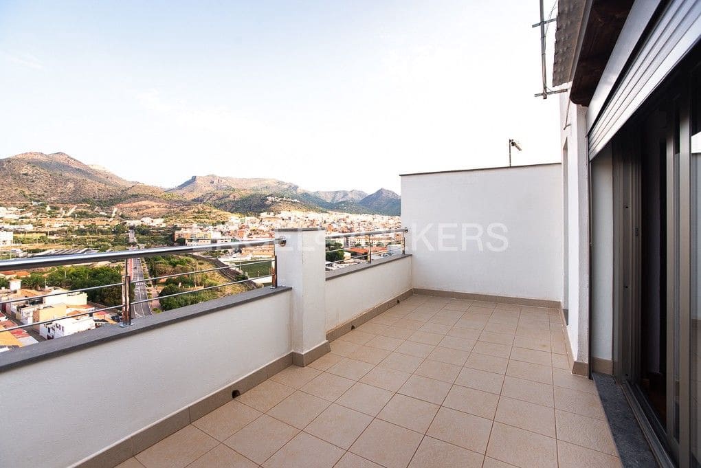 3 bedroom Townhouse for sale in La Vall d'Uixo with garage - € 400,000 (Ref: 9080437)