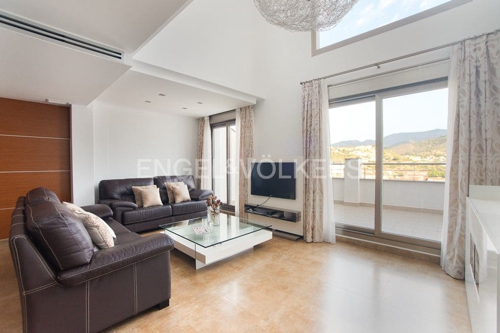 3 bedroom Townhouse for sale in La Vall d'Uixo with garage - € 400,000 (Ref: 9080437)