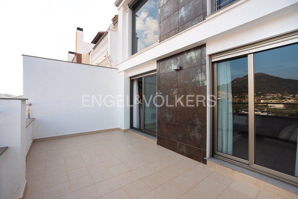 3 bedroom Townhouse for sale in La Vall d'Uixo with garage - € 400,000 (Ref: 9080437)