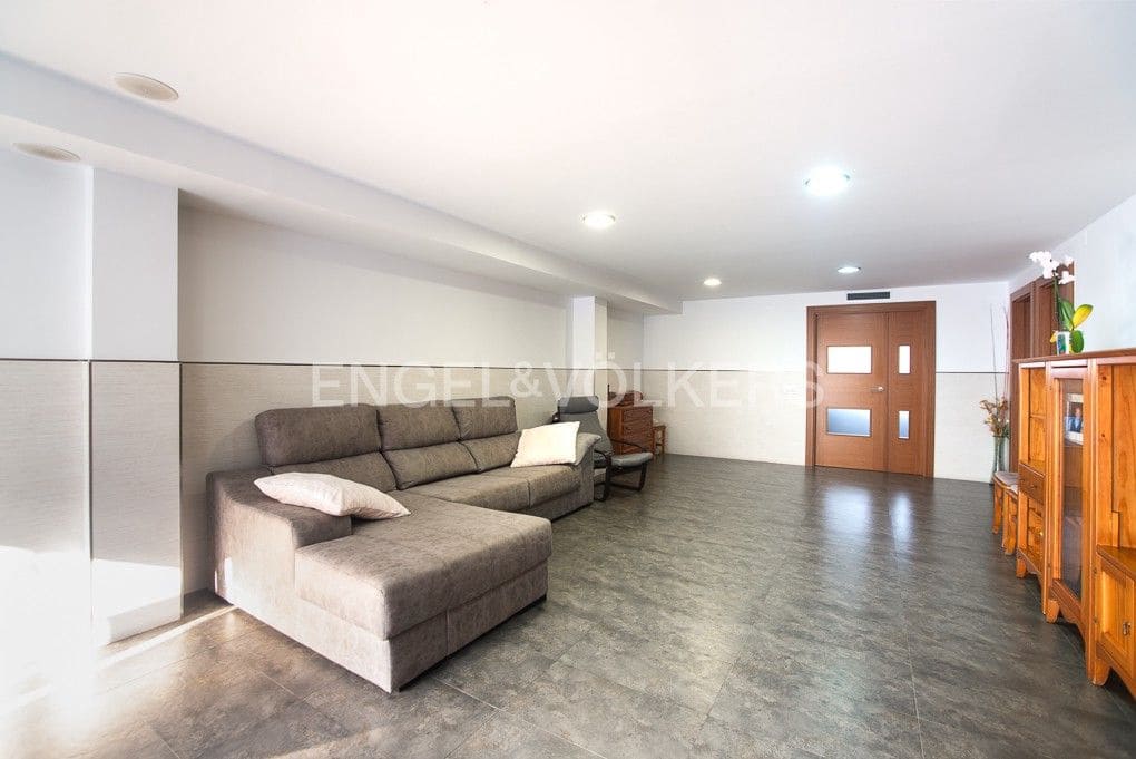 3 bedroom Townhouse for sale in La Vall d'Uixo with garage - € 400,000 (Ref: 9080437)