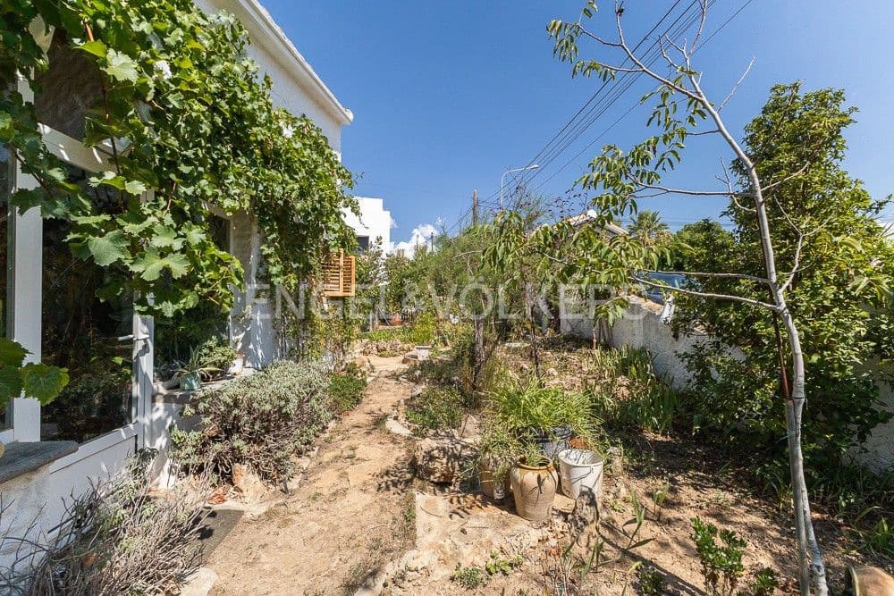 3 bedroom Villa for sale in Requena with pool garage - € 450,000 (Ref: 9080440)