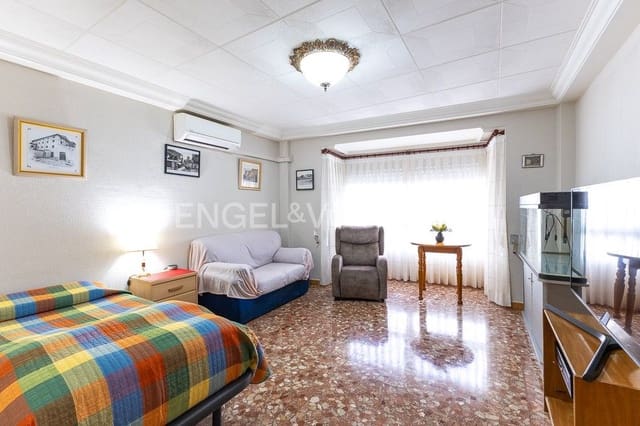 5 quarto Casa em Banda para venda em Sueca com garagem - 310 000 € (Ref: 9080443)