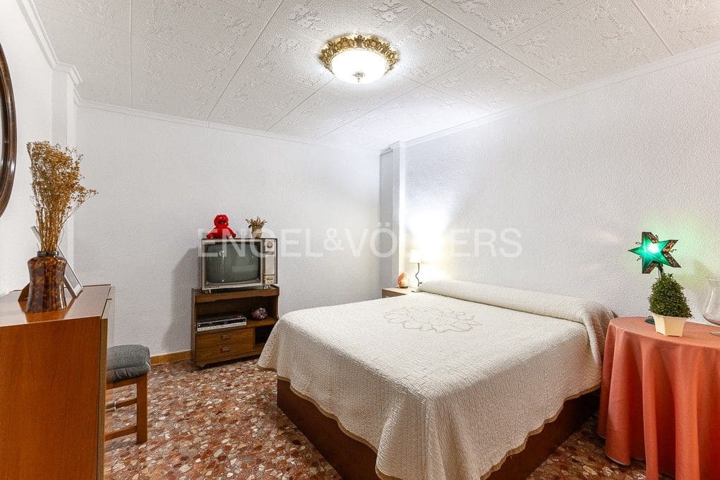 5 bedroom Townhouse for sale in Sueca with garage - € 310,000 (Ref: 9080443)
