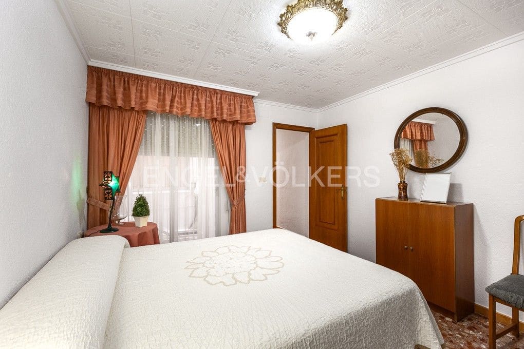 5 bedroom Townhouse for sale in Sueca with garage - € 310,000 (Ref: 9080443)