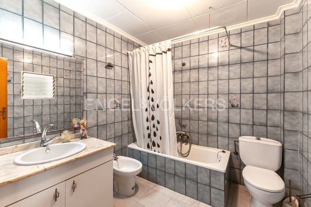 5 quarto Casa em Banda para venda em Sueca com garagem - 310 000 € (Ref: 9080443)