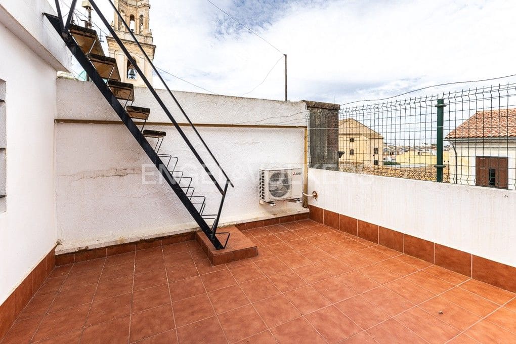 5 bedroom Townhouse for sale in Sueca with garage - € 310,000 (Ref: 9080443)