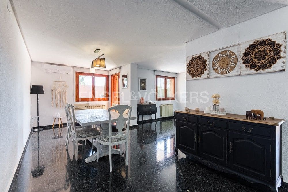 6 bedroom Villa for sale in Paterna with pool garage - € 1,290,000 (Ref: 9080448)