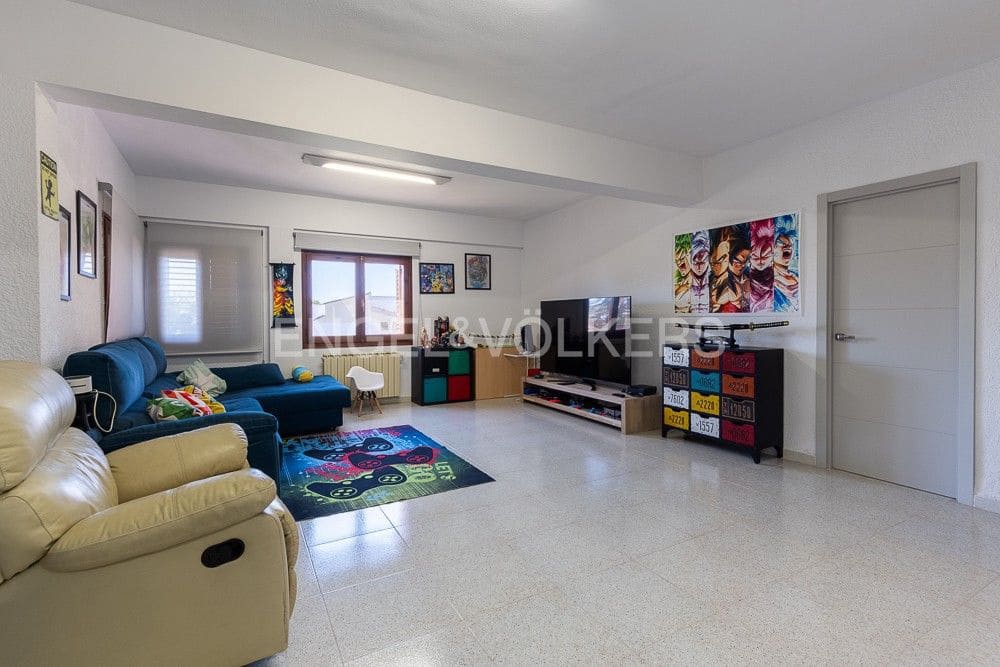 6 bedroom Villa for sale in Paterna with pool garage - € 1,290,000 (Ref: 9080448)