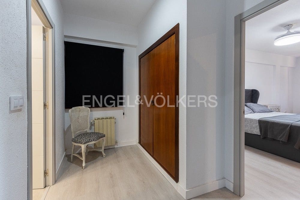 6 bedroom Villa for sale in Paterna with pool garage - € 1,290,000 (Ref: 9080448)