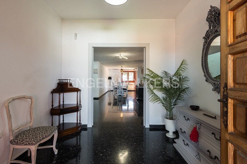 6 bedroom Villa for sale in Paterna with pool garage - € 1,290,000 (Ref: 9080448)