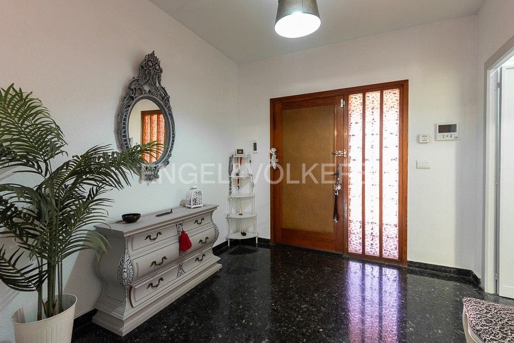 6 bedroom Villa for sale in Paterna with pool garage - € 1,290,000 (Ref: 9080448)
