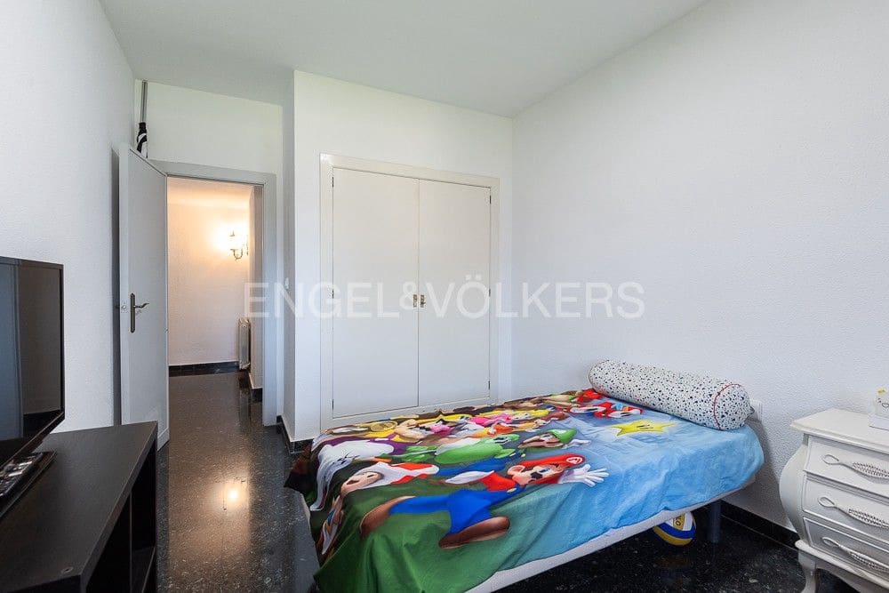 6 bedroom Villa for sale in Paterna with pool garage - € 1,290,000 (Ref: 9080448)