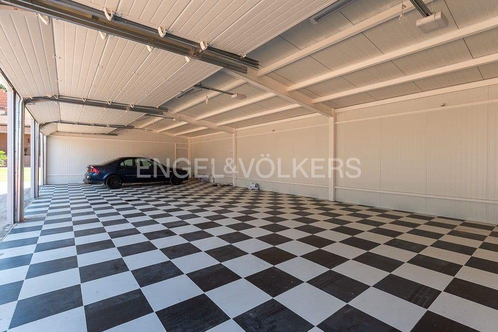 6 bedroom Villa for sale in Paterna with pool garage - € 1,290,000 (Ref: 9080448)