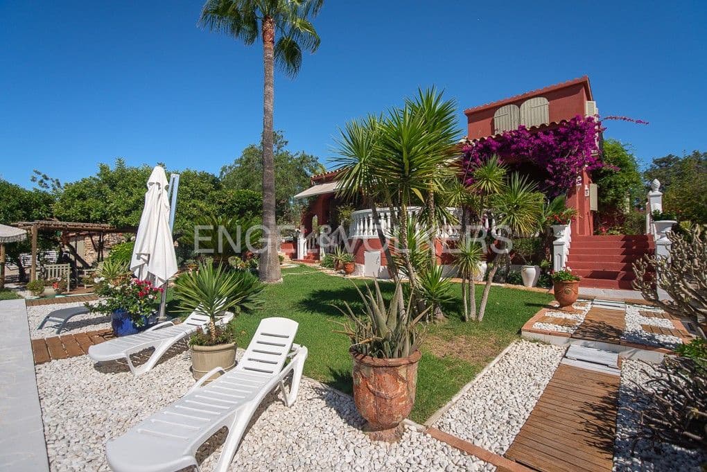 4 bedroom Villa for sale in Calig with pool garage - € 550,000 (Ref: 9080451)