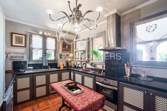 4 bedroom Villa for sale in Càlig with pool garage - € 550,000 (Ref: 9080451)