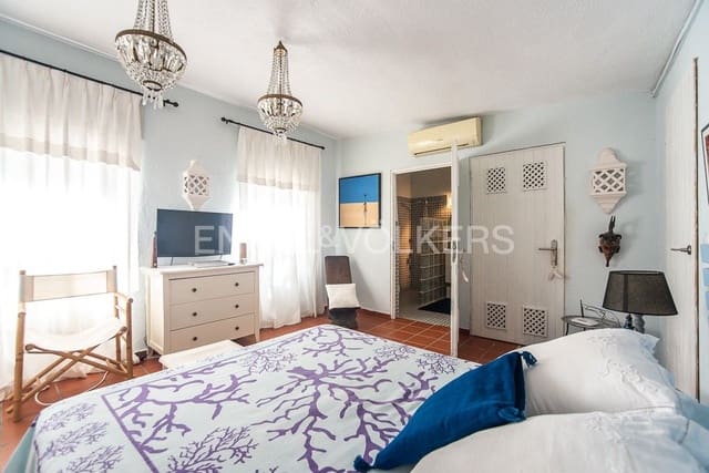 4 bedroom Villa for sale in Càlig with pool garage - € 550,000 (Ref: 9080451)
