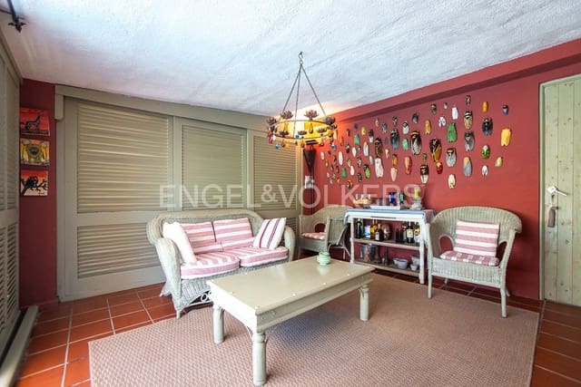 4 bedroom Villa for sale in Càlig with pool garage - € 550,000 (Ref: 9080451)