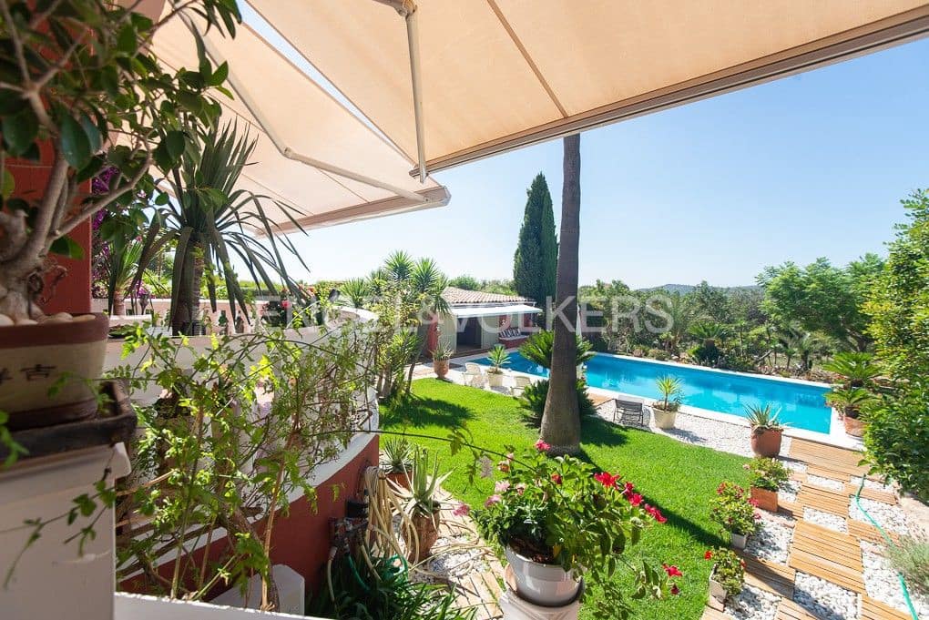 4 bedroom Villa for sale in Calig with pool garage - € 550,000 (Ref: 9080451)