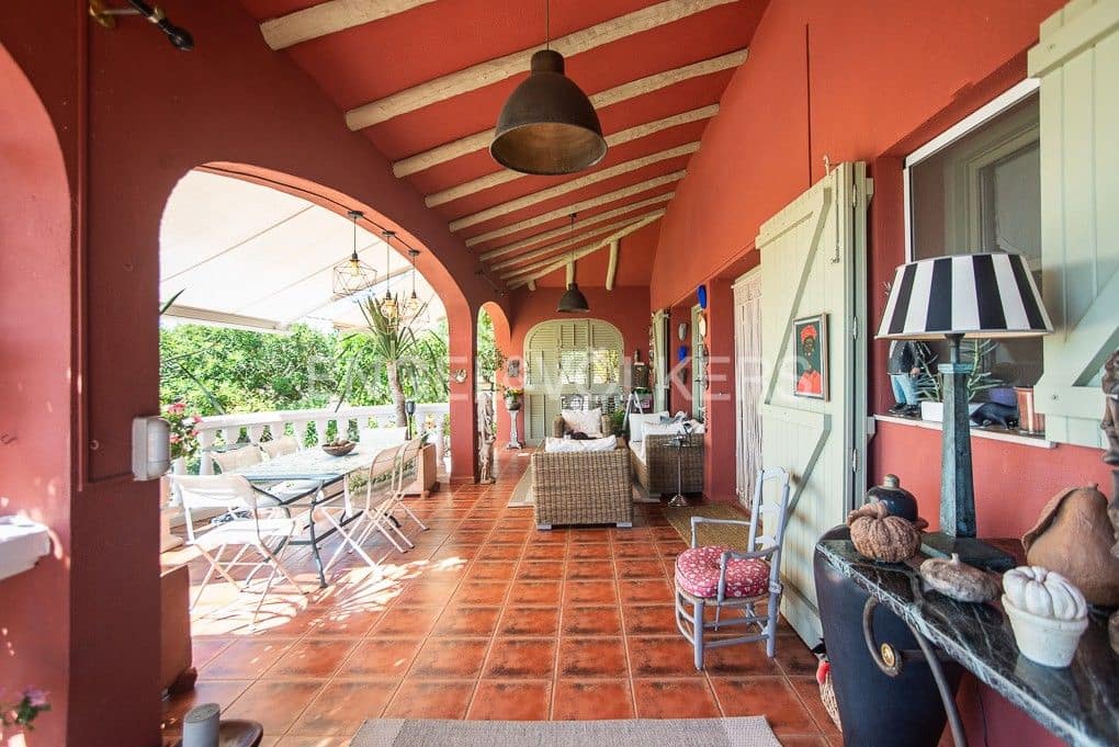4 bedroom Villa for sale in Calig with pool garage - € 550,000 (Ref: 9080451)