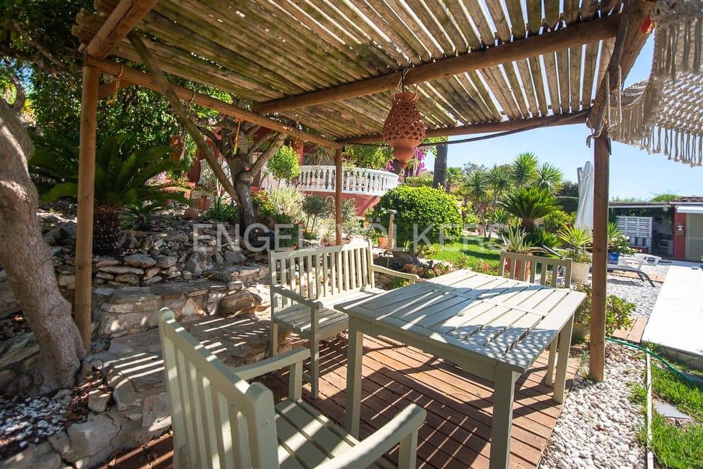 4 bedroom Villa for sale in Calig with pool garage - € 550,000 (Ref: 9080451)