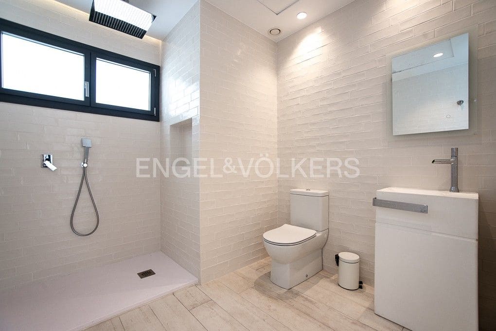 Villa for sale in Castello de la Plana with garage - € 875,000 (Ref: 9080452)