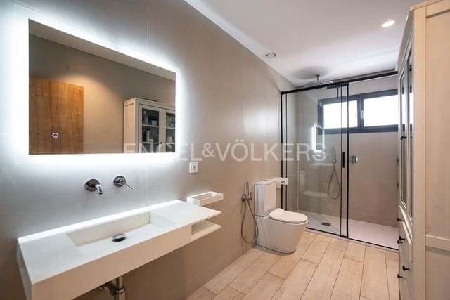 Huvila myytävänä paikassa Norte, Castelló de la Plana mukana 
autotalli - 875 000 € (Ref: 9080452)