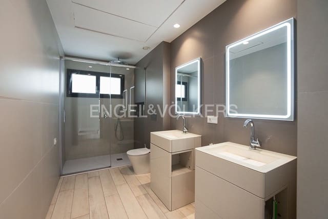 Huvila myytävänä paikassa Norte, Castelló de la Plana mukana 
autotalli - 875 000 € (Ref: 9080452)