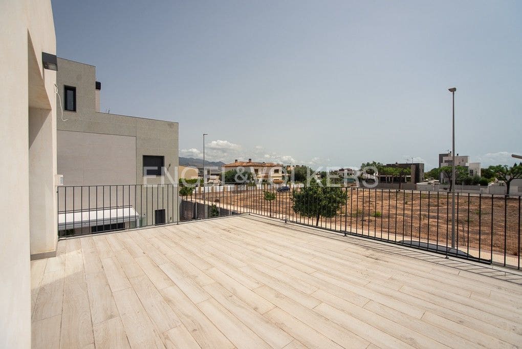Villa for sale in Castello de la Plana with garage - € 875,000 (Ref: 9080452)
