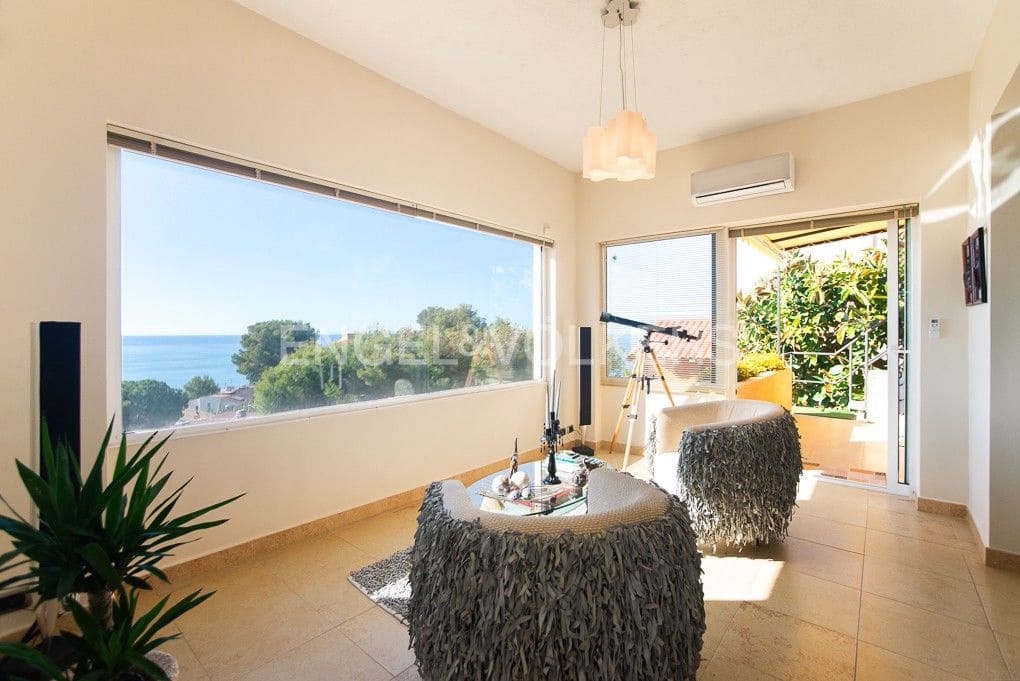 Chalet de 4 habitaciones en Oropesa  en venta con piscina - 850.000 € (Ref: 9080454)