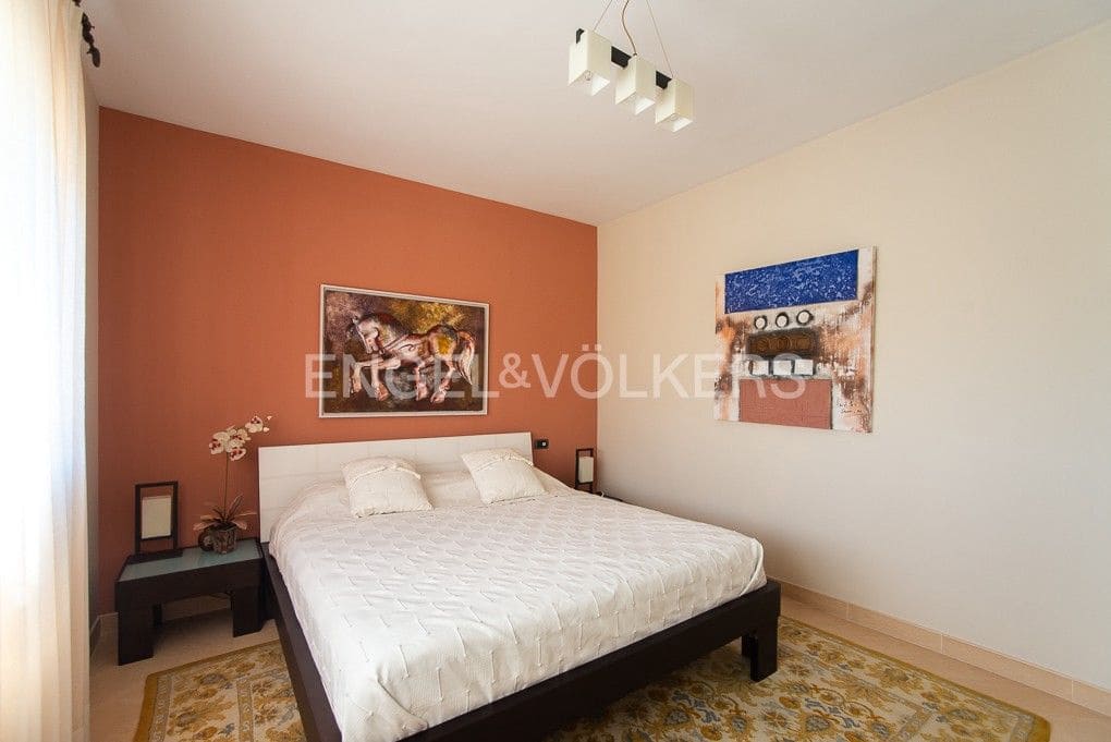 Chalet de 4 habitaciones en Oropesa  en venta con piscina - 850.000 € (Ref: 9080454)