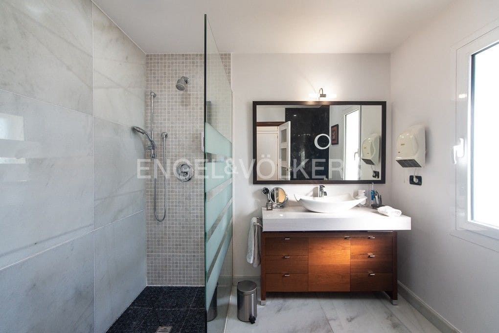 Chalet de 4 habitaciones en Oropesa  en venta con piscina - 850.000 € (Ref: 9080454)