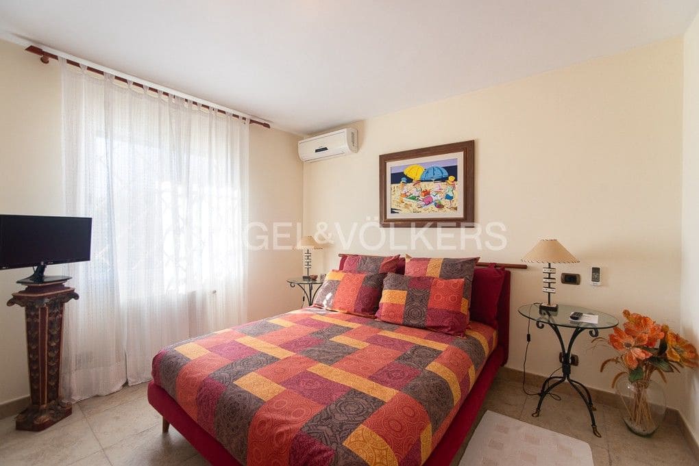 Chalet de 4 habitaciones en Oropesa  en venta con piscina - 850.000 € (Ref: 9080454)