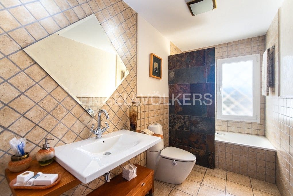 Chalet de 4 habitaciones en Oropesa  en venta con piscina - 850.000 € (Ref: 9080454)