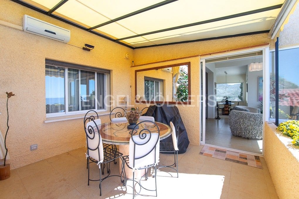 Chalet de 4 habitaciones en Oropesa  en venta con piscina - 850.000 € (Ref: 9080454)